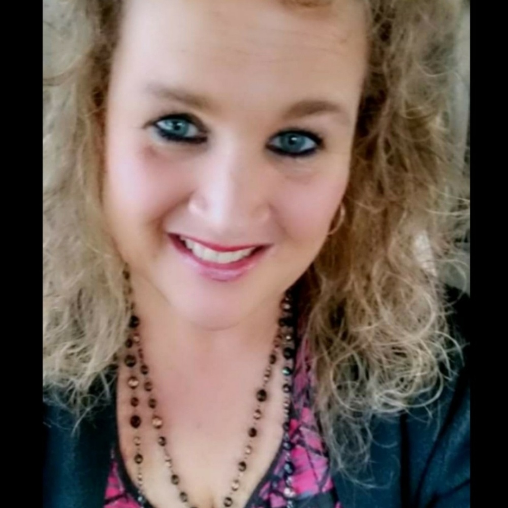 Meet your Posher, Debbie
